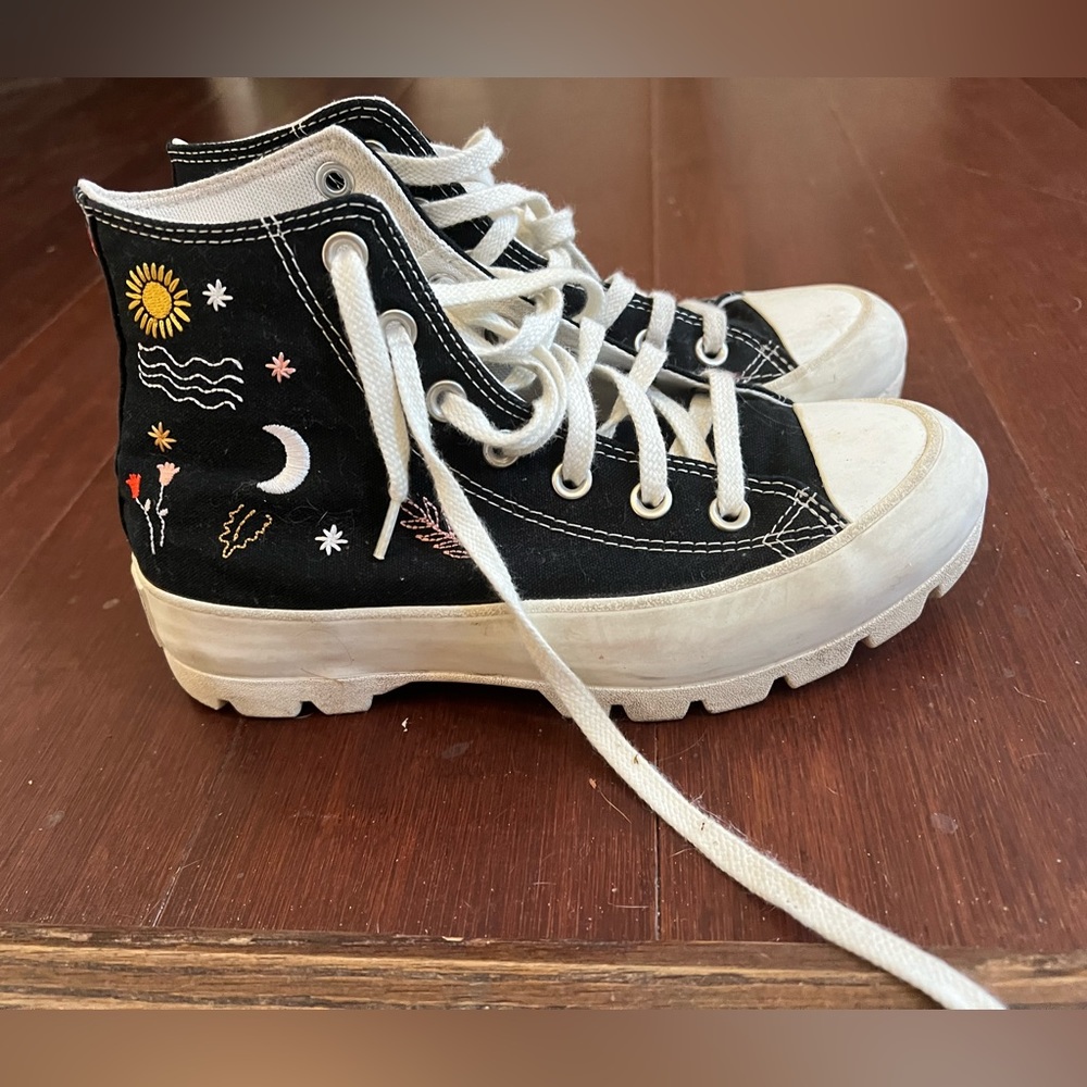 Converse size 6